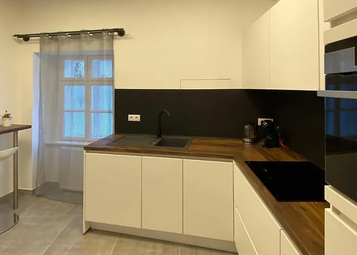 Hosoek Tornya Apartment